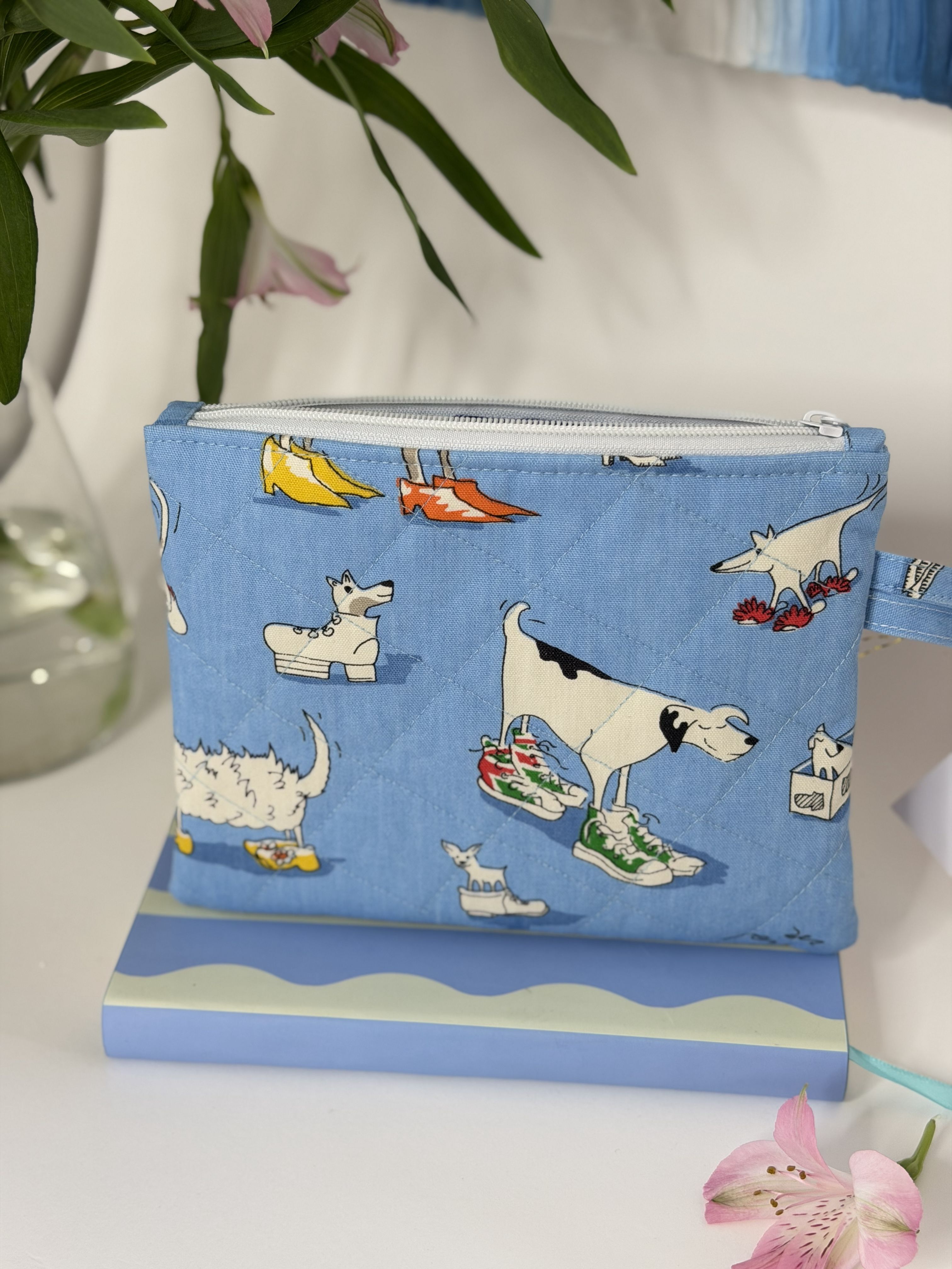 Pikowana MAŁA kosmetyczka Blue Dogs — zdjęcie 1 z 3
