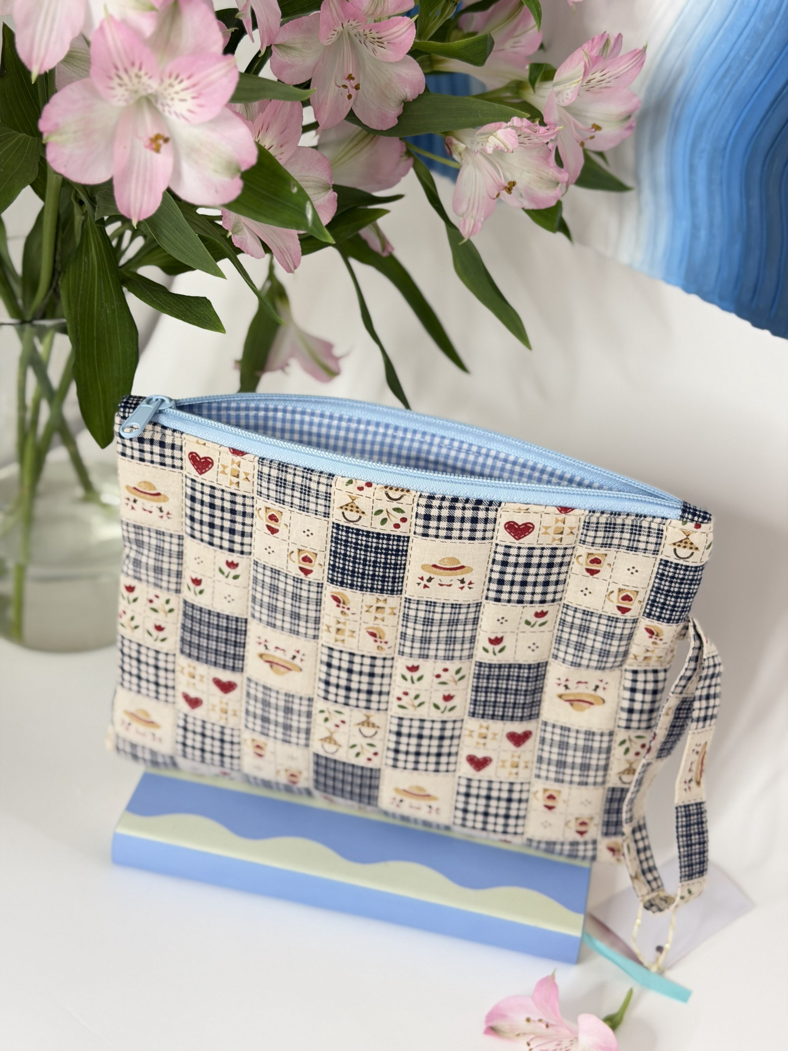 Pikowana MAŁA kosmetyczka Cottage Blue — zdjęcie 1 z 2